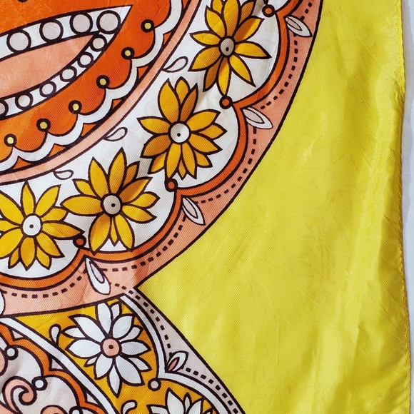 Unique 70s Vintage Dreamy Illustrated Pink Butterfly Graphic Scarf - Picture 5 of 11